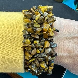 Fantastic Tigers Eye Chip stretchy bracelet “like” new condition eye catcher